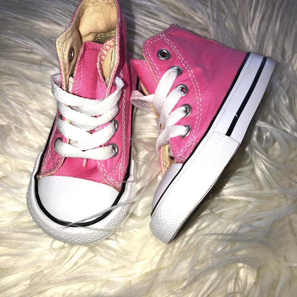 Pink converse - Picture 3 of 4
